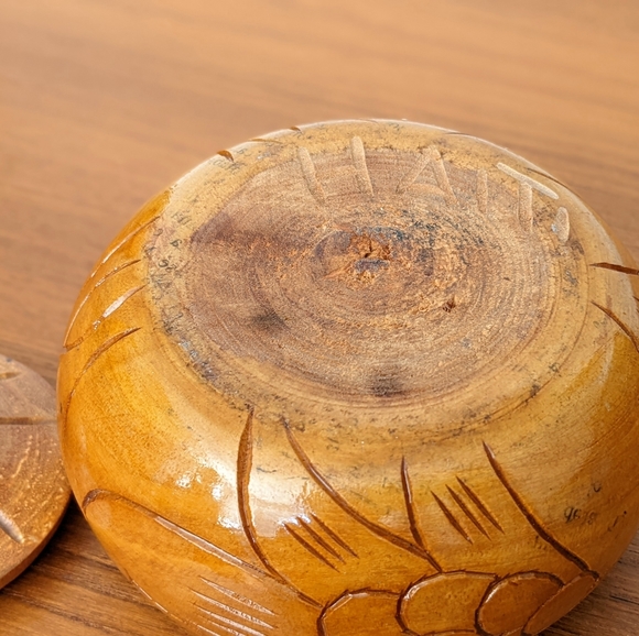 Haiti Hand Carved Wood Trinket Box - Picture 7 of 7